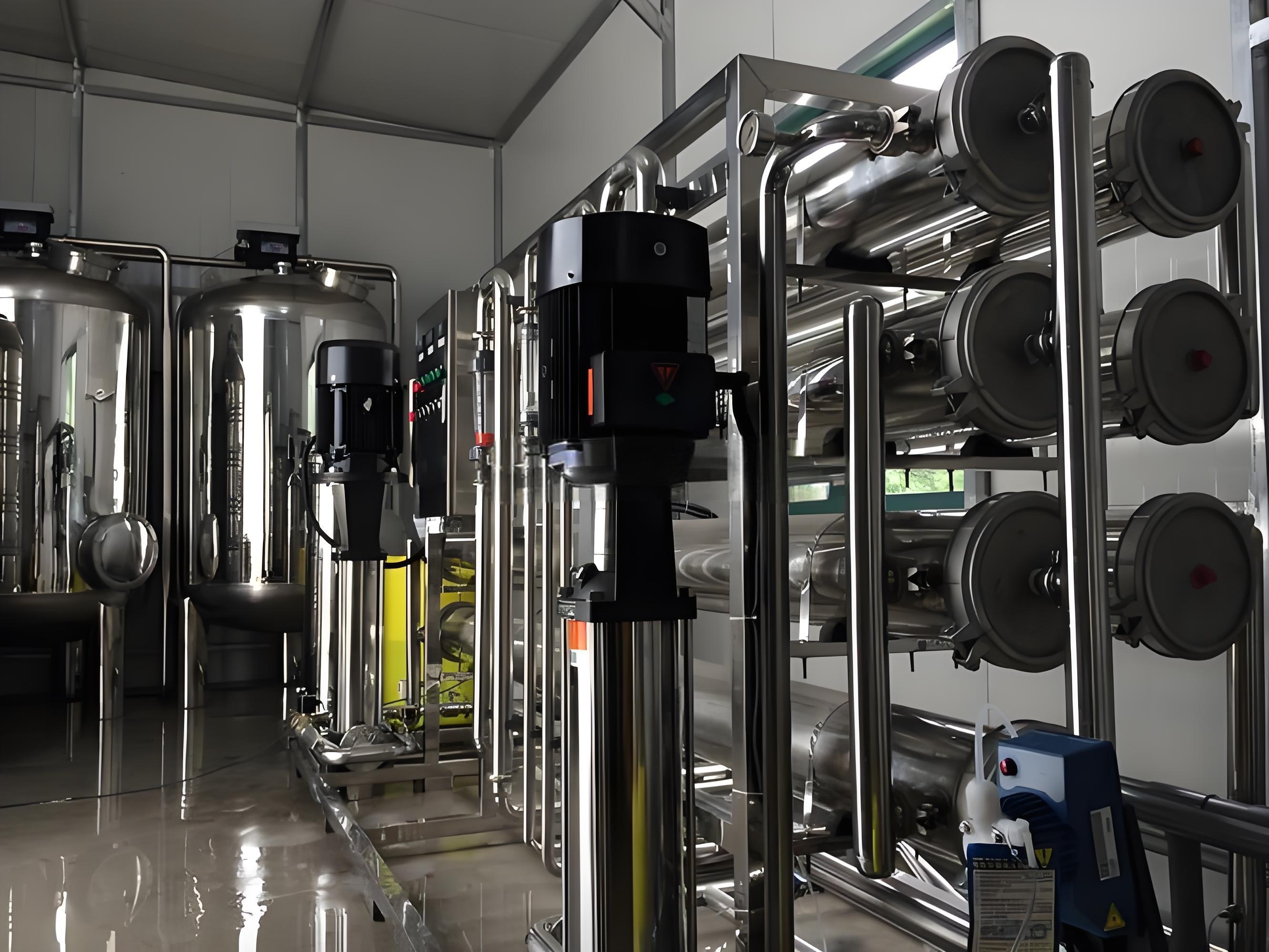 <font color='#0033CC'>雙級(jí)反滲透設(shè)備</font>